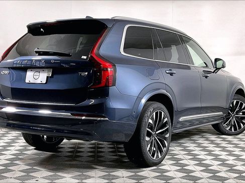 New 2026 Volvo XC90 T8 Plus w/ Protection Package Premier AWD/4WD image 2