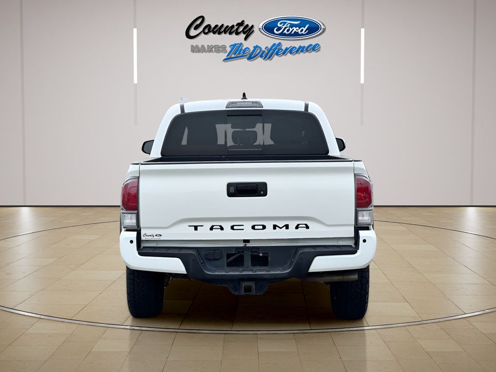 Used 2022 Toyota Tacoma TRD Off-Road w/ Technology Package AWD/4WD image 4