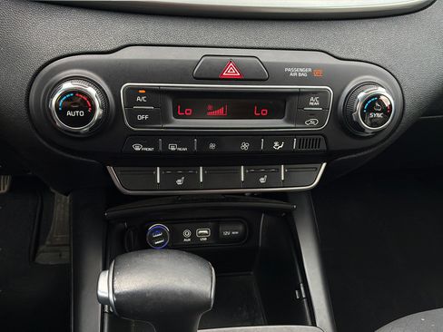 Used 2019 Kia Sorento FWD V6 w/ LX V6 Convenience Package image 21