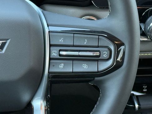 New 2026 Chevrolet Colorado ZR2 w/ Technology Package AWD/4WD image 16