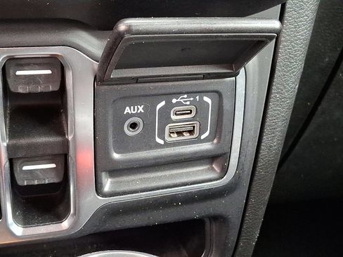 Used 2020 Jeep Wrangler Unlimited Sport S image 24