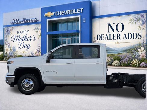 New 2026 Chevrolet Silverado 3500 LT w/ Convenience Package AWD/4WD image 3