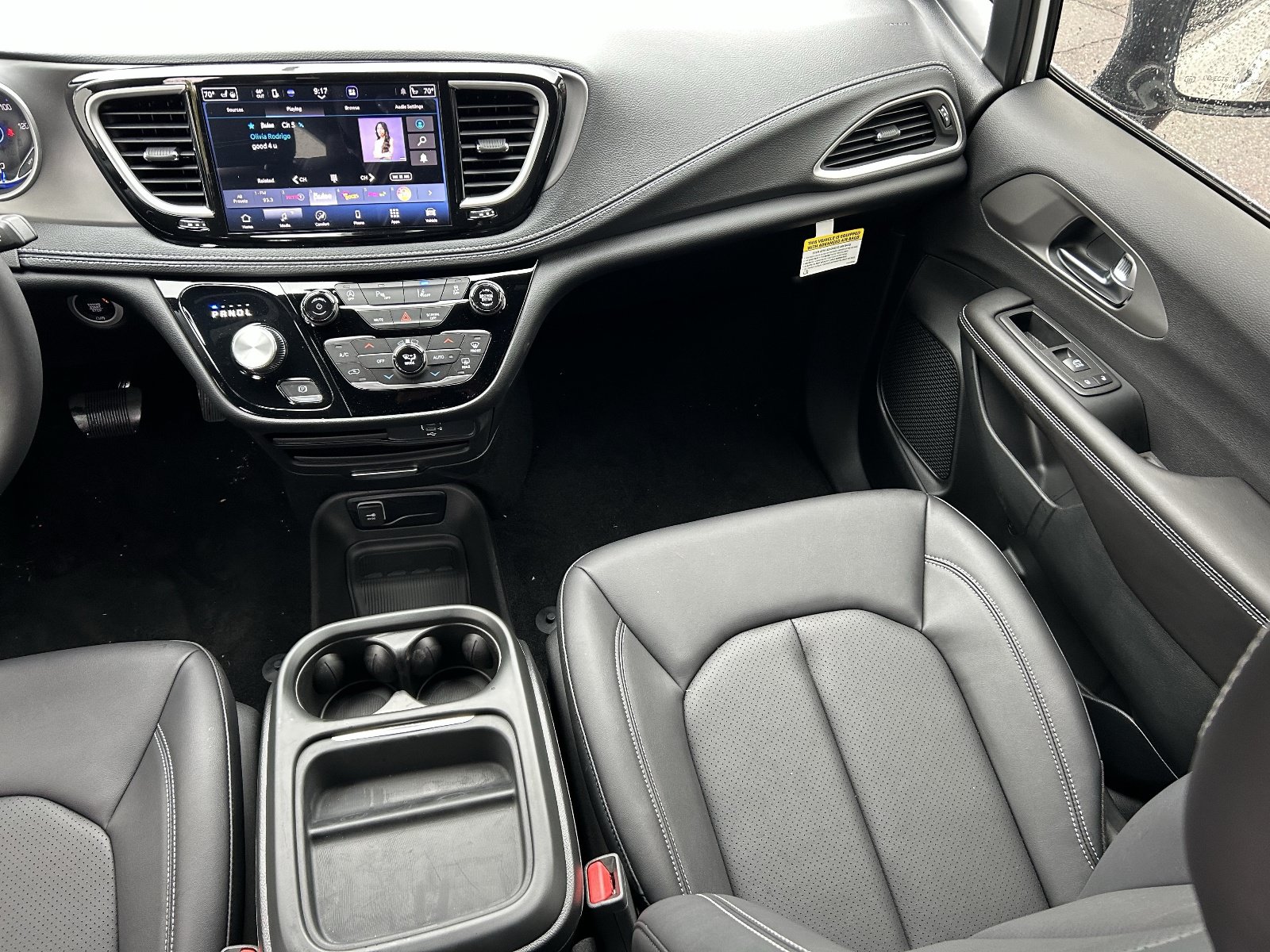 New 2027 Chrysler Pacifica Select FWD image 13