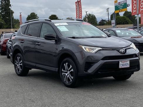 Certified 2017 Toyota RAV4 LE w/ Carpet Mat Package FWD image 44