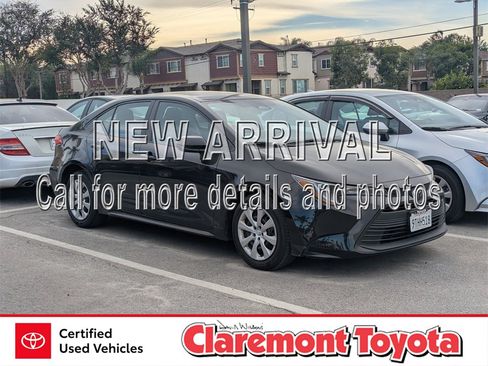 Certified 2025 Toyota Corolla LE image 1