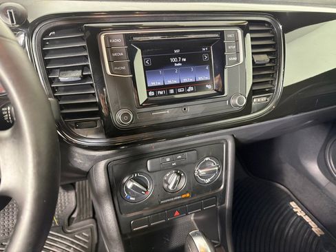 Used 2017 Volkswagen Beetle 1.8T S image 15