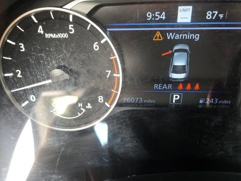 Used 2023 Nissan Altima 2.5 SV w/ SV Premium Package FWD image 11