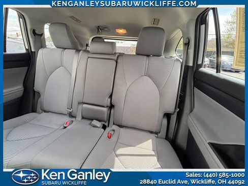 Used 2023 Toyota Highlander LE AWD/4WD image 20