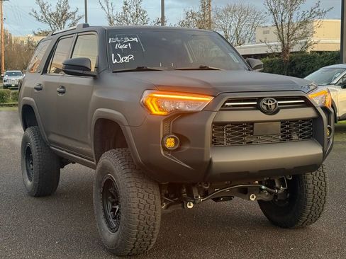 Used 2024 Toyota 4Runner SR5 image 7