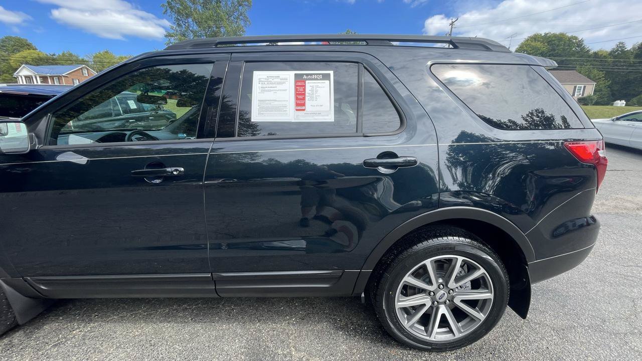 Used 2015 Ford Explorer XLT w/ Equipment Group 202A AWD/4WD image 4