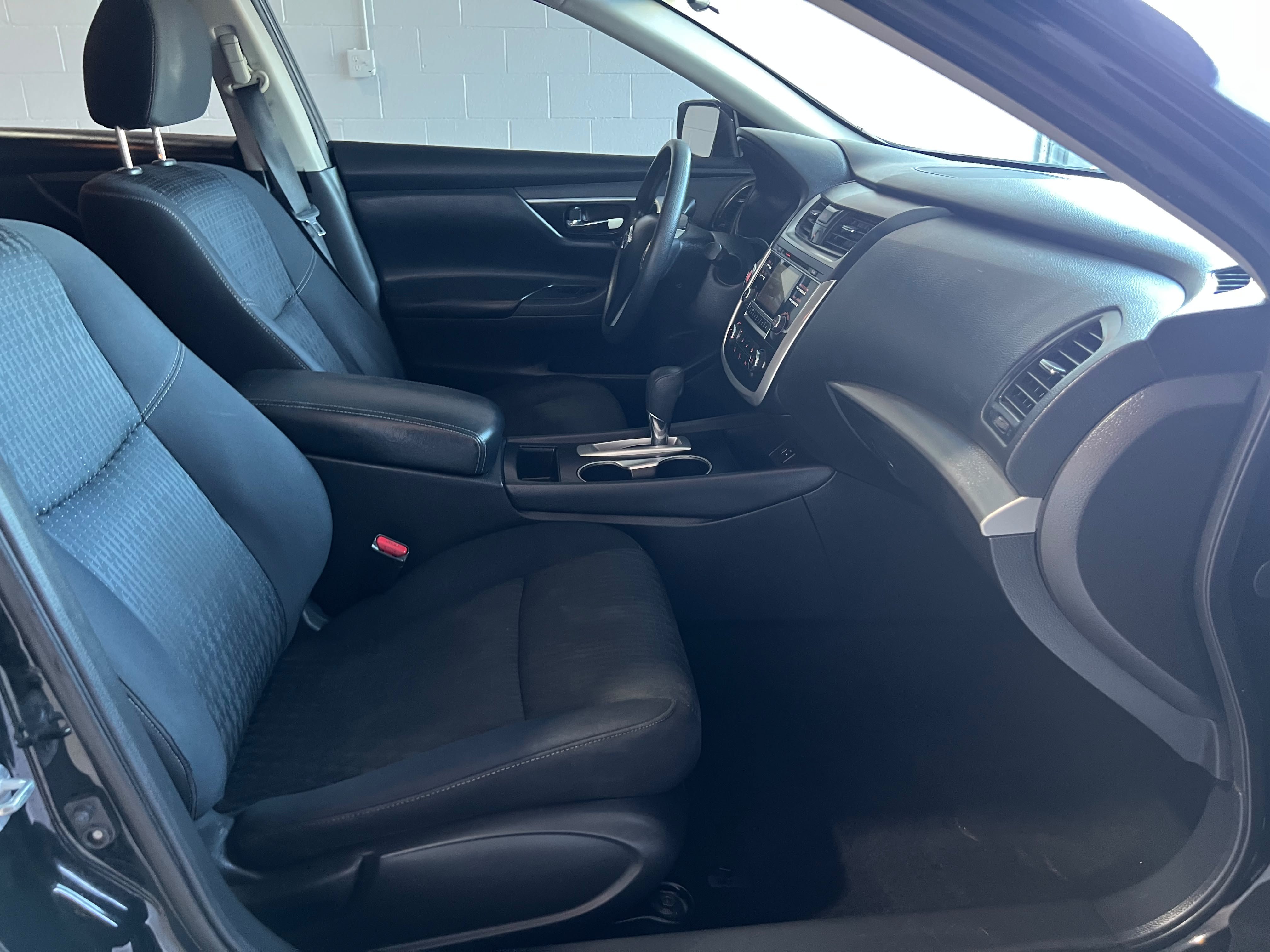 Used 2016 Nissan Altima 2.5 S w/ Power Driver Seat Package FWD image 12