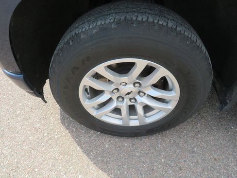 Used 2021 Chevrolet Silverado 1500 RST AWD/4WD image 2
