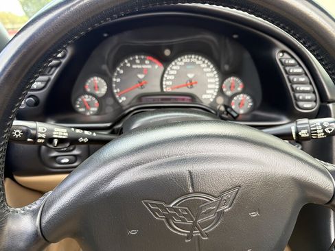 Used 2002 Chevrolet Corvette Convertible w/ Preferred Equipment Group2 RWD image 19