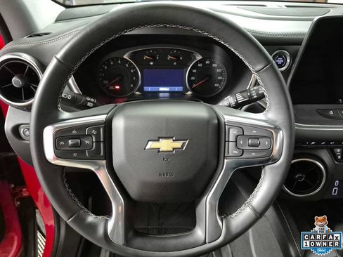 Used 2024 Chevrolet Blazer LT w/ Sound & Technology Package FWD image 11