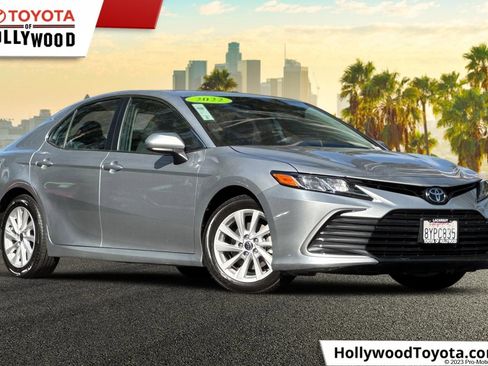 Used 2022 Toyota Camry LE FWD image 1