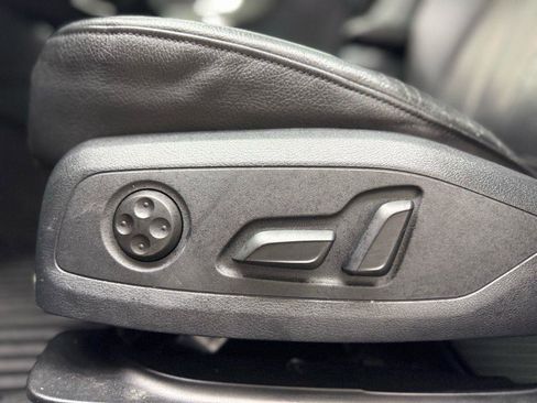 Used 2019 Audi A4 2.0T Premium w/ Convenience Package image 10