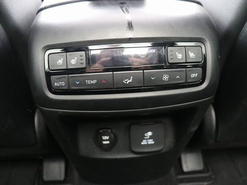 Used 2023 Hyundai Palisade Limited image 15