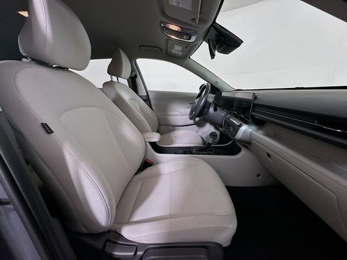 Used 2025 Hyundai Kona SEL FWD image 29