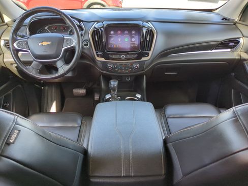 Used 2021 Chevrolet Traverse LT image 12