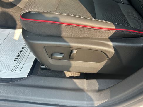 Used 2022 Buick Envision Essence w/ Technology Package II AWD/4WD image 19
