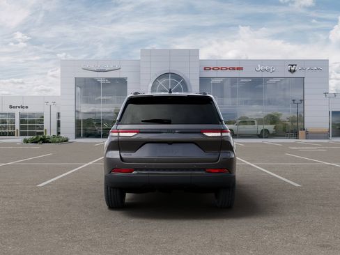 New 2025 Jeep Grand Cherokee Limited w/ Luxury Tech Group II AWD/4WD image 8