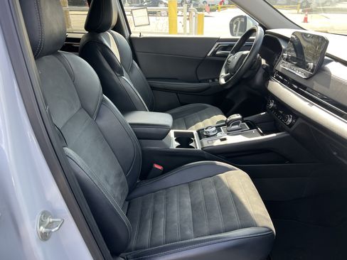 Used 2024 Mitsubishi Outlander SE FWD image 14