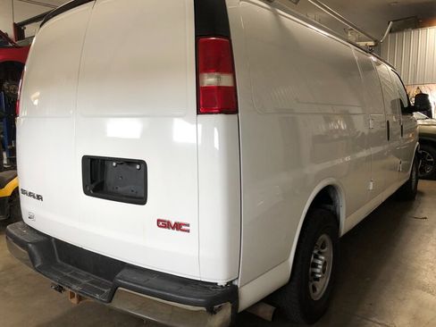 Used 2017 GMC Savana 2500 Extended image 6