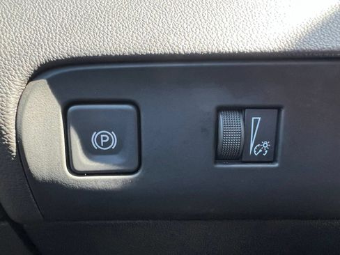 Used 2023 Buick Enclave Essence FWD image 35