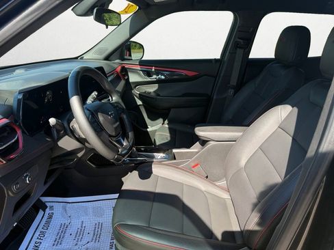 Used 2025 Chevrolet TrailBlazer RS w/ Driver Confidence Package FWD image 9