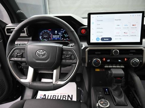 Used 2025 Toyota Tacoma TRD Off-Road AWD/4WD image 15