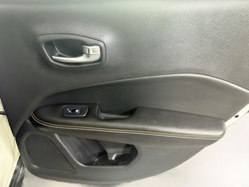 Used 2021 Jeep Compass Latitude FWD image 28