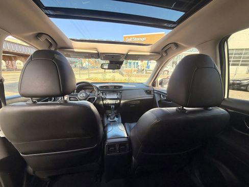 Used 2018 Nissan Rogue SL w/ Premium Package AWD/4WD image 30