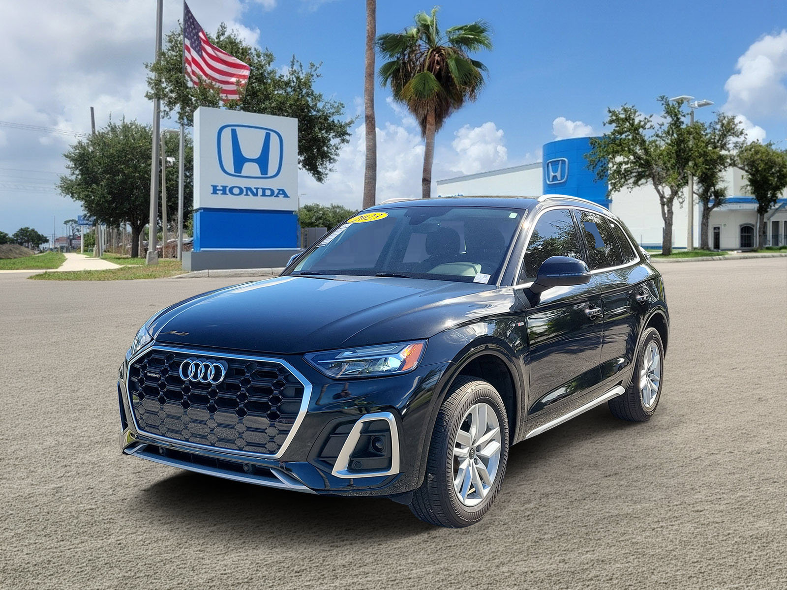 Used 2023 Audi Q5 2.0T Premium w/ Convenience Package AWD/4WD image 4