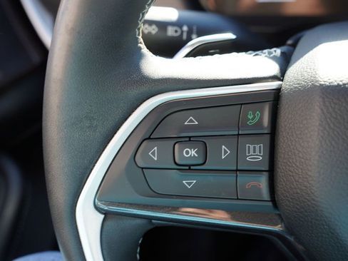 Certified 2023 Jeep Grand Cherokee Laredo w/ Luxury Tech Group I image 30