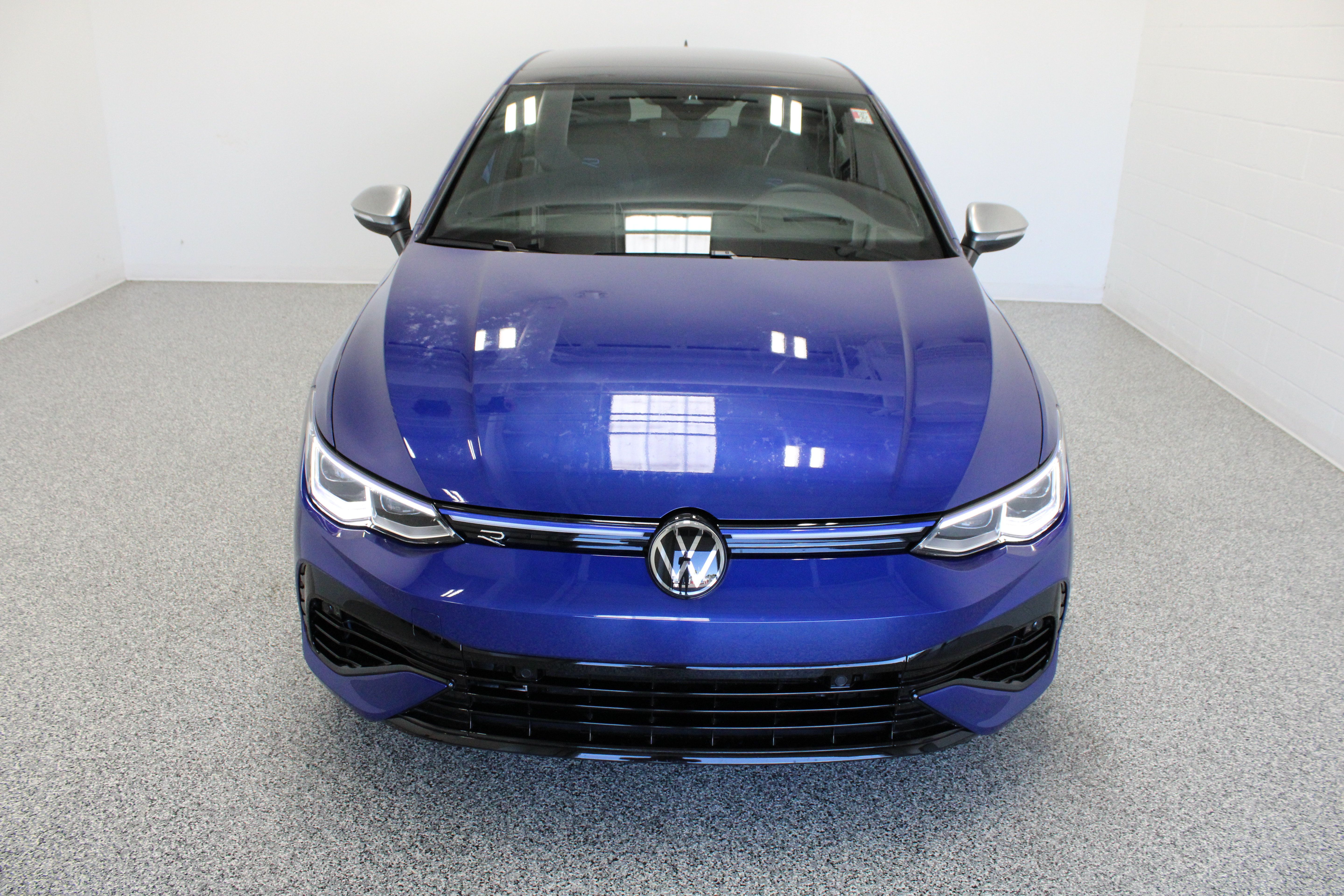 Used 2024 Volkswagen Golf R AWD/4WD image 3