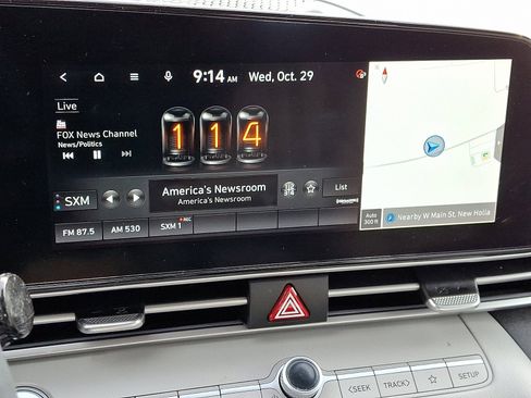 Used 2023 Hyundai Elantra Limited image 19