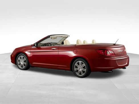 Used 2008 Chrysler Sebring Touring FWD image 2