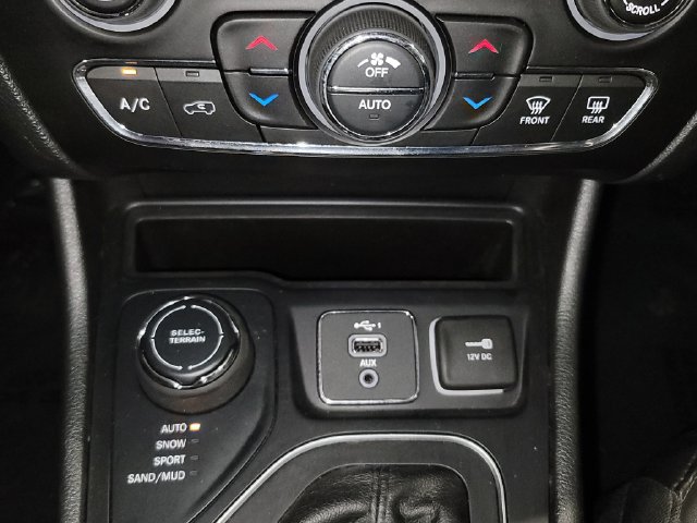 Used 2020 Jeep Cherokee High Altitude AWD/4WD image 26