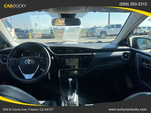 Used 2017 Toyota Corolla SE image 22