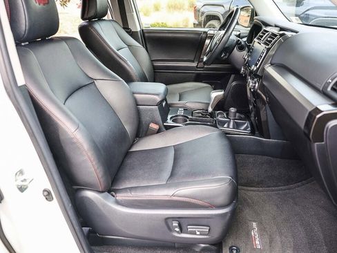 Certified 2024 Toyota 4Runner TRD Off-Road Premium w/ Moonroof Package AWD/4WD image 7