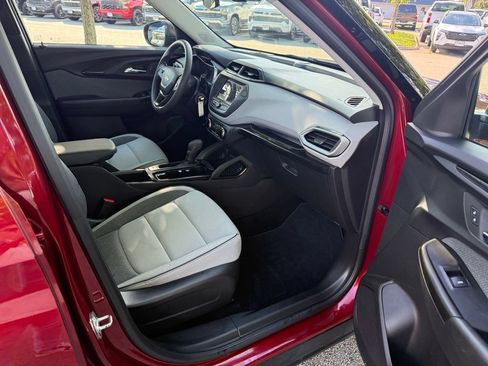 Used 2022 Chevrolet TrailBlazer LS AWD/4WD image 15