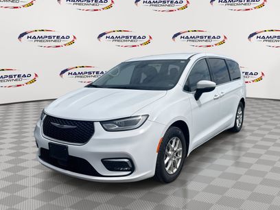 Used 2023 Chrysler Pacifica Touring-L