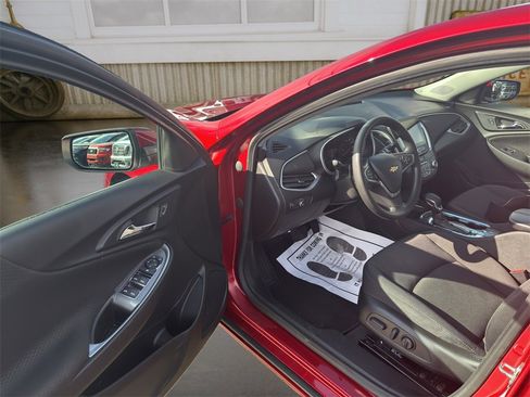 Used 2024 Chevrolet Malibu LT image 18