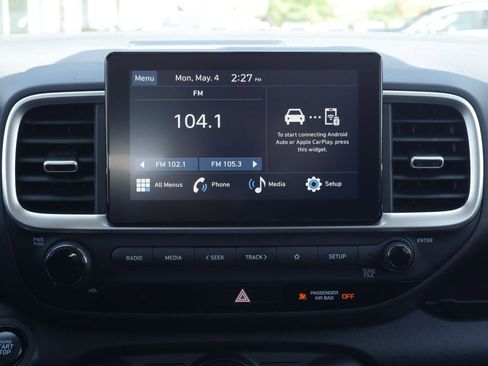 Used 2025 Hyundai Venue SEL FWD image 39