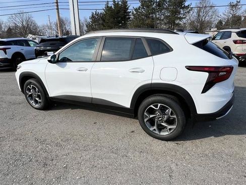 New 2026 Chevrolet Trax LT w/ Driver Confidence Package image 3