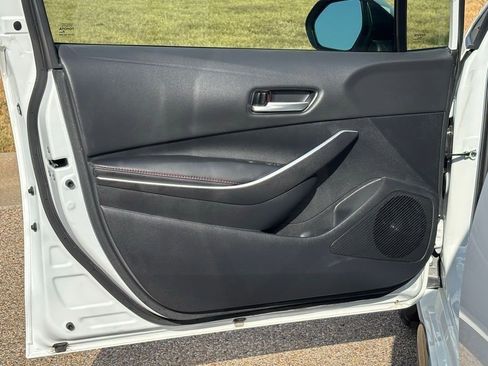 Certified 2025 Toyota Corolla SE image 25