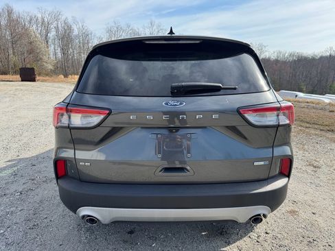 Used 2020 Ford Escape SE image 6