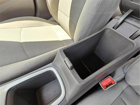 Used 2018 Chevrolet Cruze LS FWD image 27