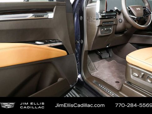New 2026 Cadillac Escalade Luxury w/ Touring Package AWD/4WD image 8