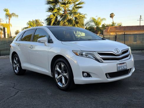 Used 2013 Toyota Venza Limited w/ Tow Prep Pkg FWD image 2